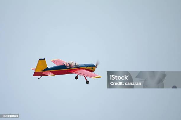 Aeromodello - Fotografie stock e altre immagini di Accuratezza - Accuratezza, Acrobazia, Aeromodello