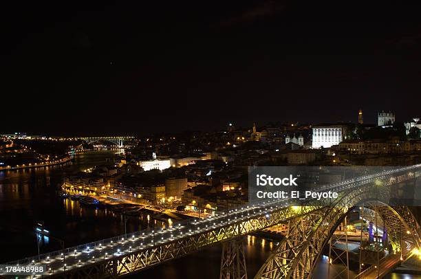 Porto À Noite Portugal - Fotografias de stock e mais imagens de Ao Ar Livre - Ao Ar Livre, Casa, Cidade