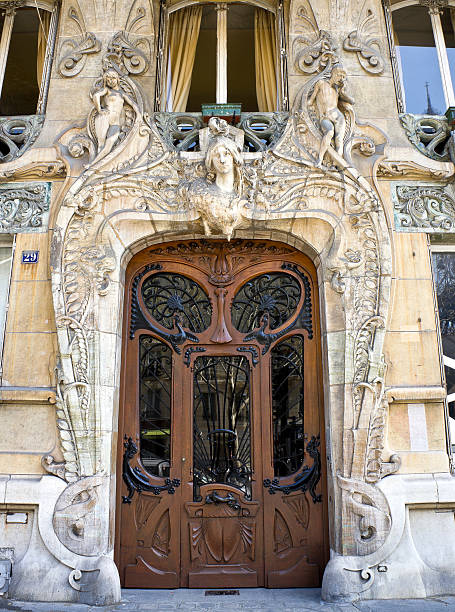 istock Art Nouveau Architecture in Paris 178449115