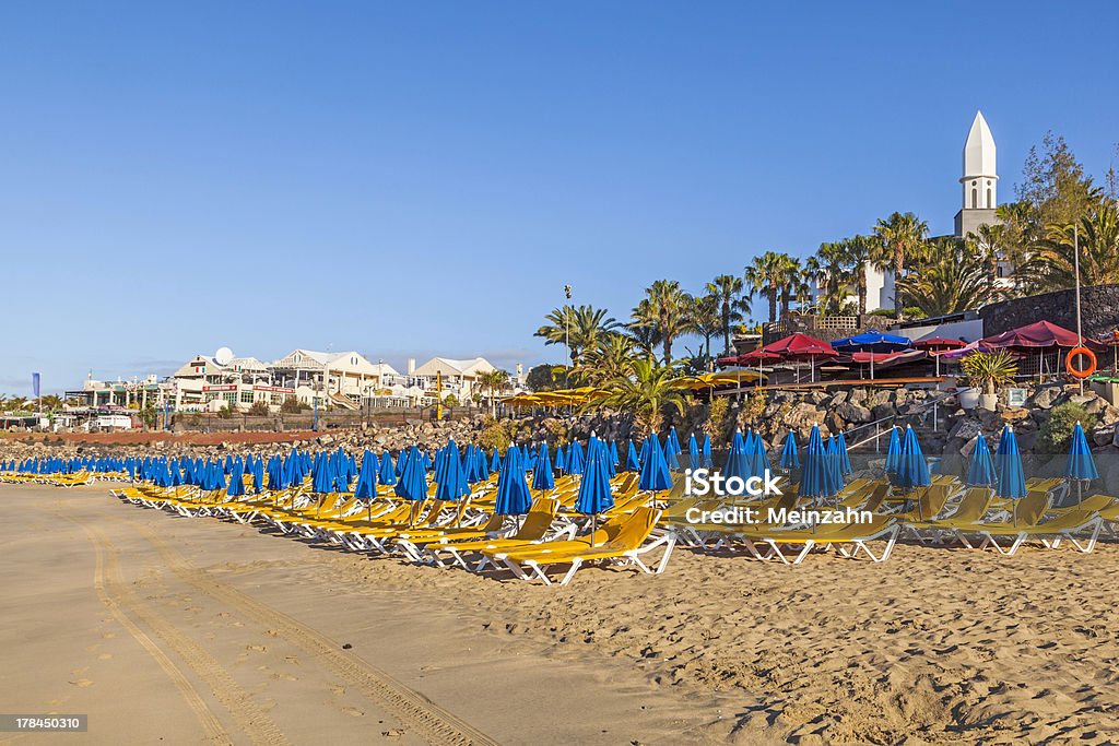 Playa Blanca のビーチで早朝名様まで収容可能 - プラヤブランカのロイヤリティフリーストックフォト