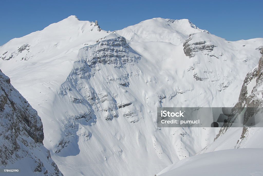 Snowcovered vette delle Alpi - Foto stock royalty-free di Monte Arlberg