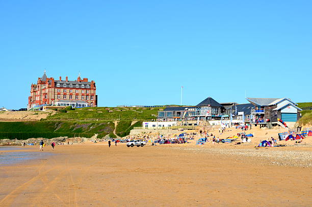 fistral beach, newquay - headland stock-fotos und bilder