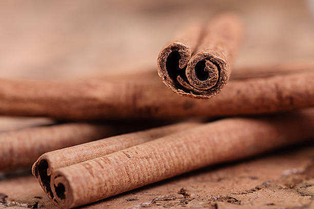 Cinnamon sticks Cinnamon sticks on table kayu manis stock pictures, royalty-free photos & images