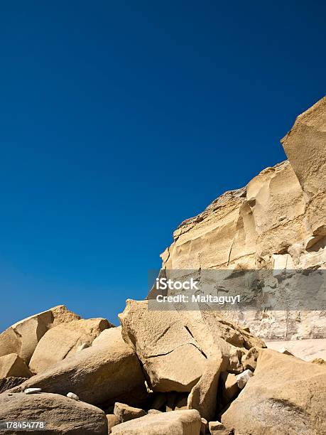 Piaskowiec Erozji - zdjęcia stockowe i więcej obrazów Bez ludzi - Bez ludzi, Charakterystyka brzegu, Erodowany