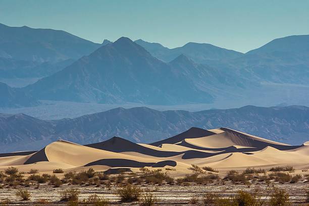 sand dunes del valle de la muerte - sand dune sand orange california fotografías e imágenes de stock