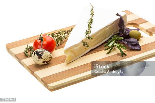 Fatia De Queijo Brie Gastrónomo - Fotografias de stock e mais imagens de Alecrim - Alecrim, Brie, Camembert