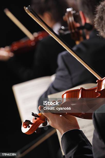Klassische Musik Violinists In Concert Stockfoto und mehr Bilder von Orchester - Orchester, Fähigkeit, Geiger