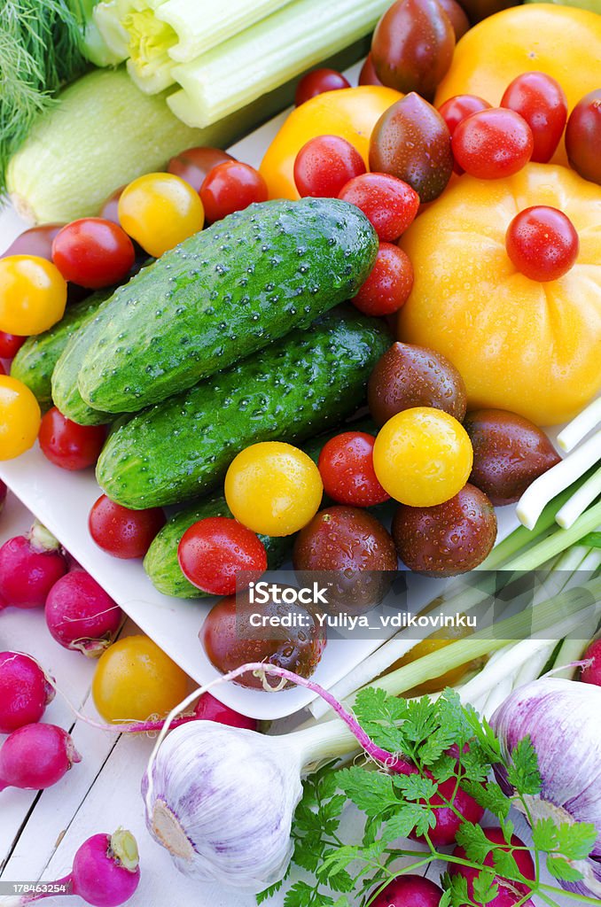 Verduras frescas de resorte - Foto de stock de Abundancia libre de derechos