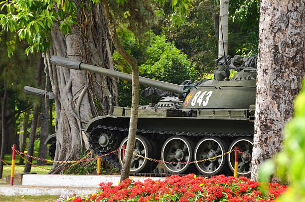 Tanks in front of Reunification Palace