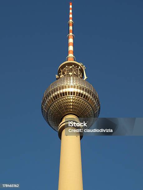 Berlín Fernsehturm Foto de stock y más banco de imágenes de Alemania - Alemania, Alexanderplatz, Aparato de telecomunicación