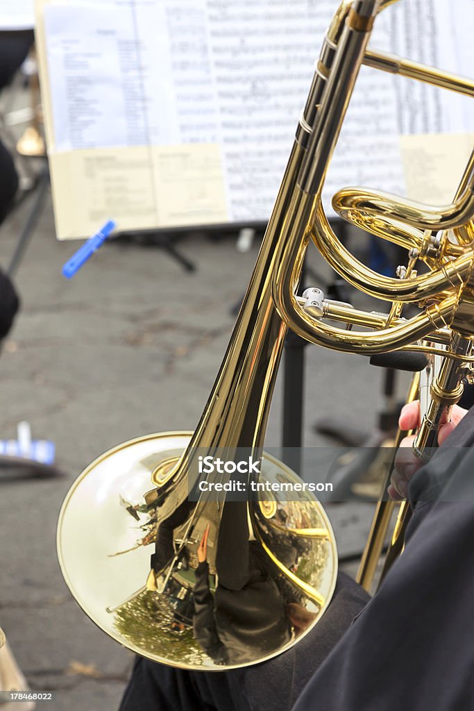 Jouant la diapositive Trombone - Photo de Art du spectacle libre de droits