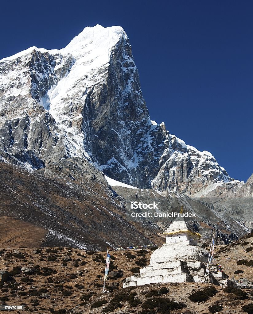 Tabuche Пик и Ступа - Стоковые фото Гора Эверест роялти-фри