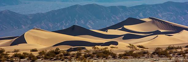sand dunes del valle de la muerte - sand dune sand orange california fotografías e imágenes de stock