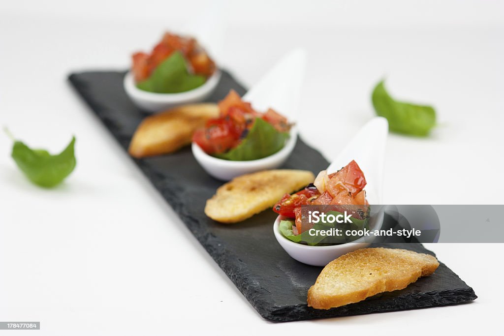 Bruschetta à la tomate et salade - Photo de Aliment libre de droits