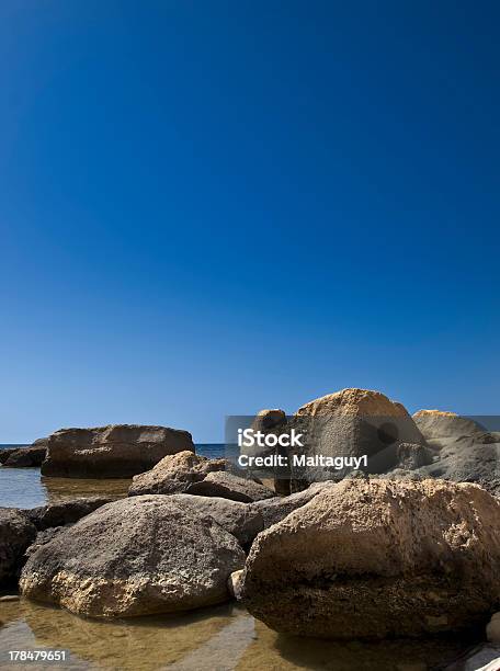 Costa Rocciosa - Fotografie stock e altre immagini di Ambientazione esterna - Ambientazione esterna, Barriera corallina, Clima tropicale