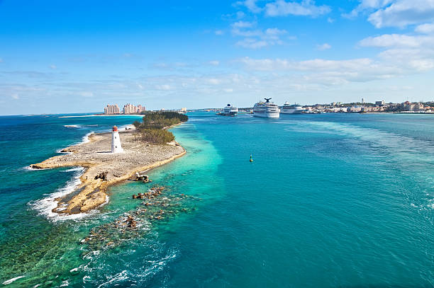 nassau, bahamas - kreuzfahrt stock-fotos und bilder