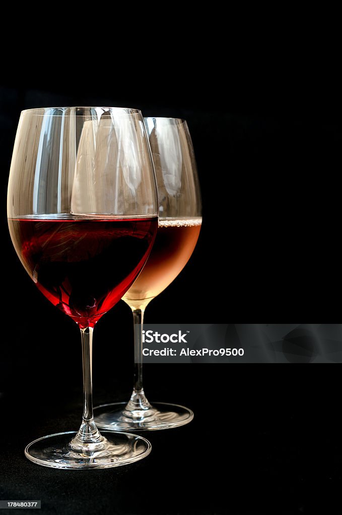 Vinho tinto e um branco - Foto de stock de Bebida royalty-free