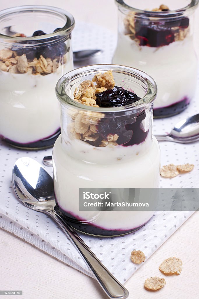 Yogur con muesli - Foto de stock de Alimento libre de derechos