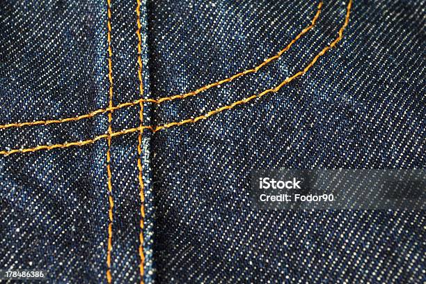 Niebieskie Jeans - zdjęcia stockowe i więcej obrazów Codzienne ubranie - Codzienne ubranie, Dżinsy, Fotografika