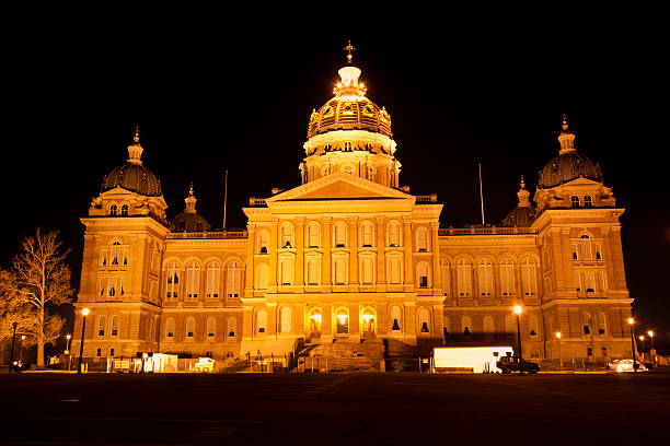 istock Des Moines, Iowa - State Capitol Building 178486671