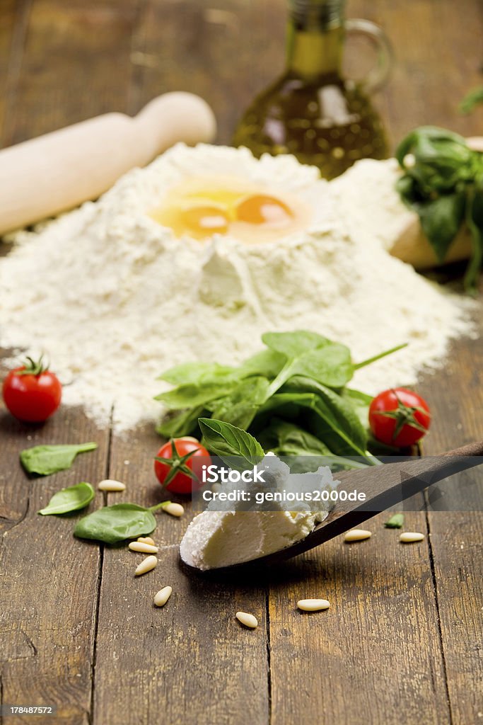 Ingrédients pour des raviolis maison - Photo de Cuisine italienne libre de droits