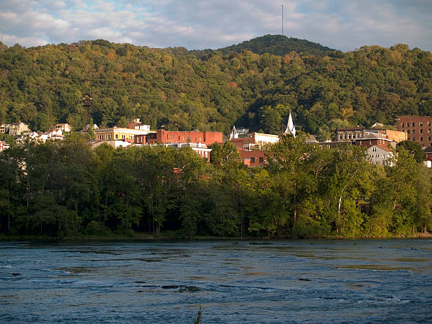 istock Town of Hinton, WV 178488329