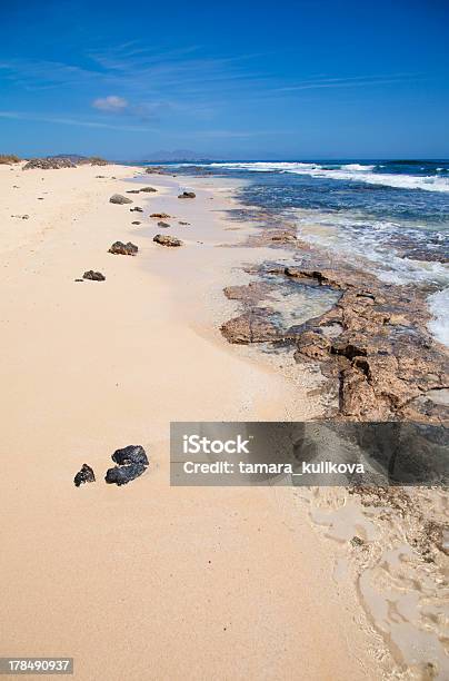 Fuerteventura Bordo Di Burro Beach - Fotografie stock e altre immagini di Acqua - Acqua, Affilato, Bassa marea
