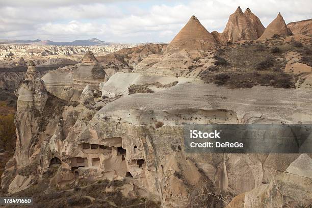 Słynne Cave City Kapadocja W Turcji - zdjęcia stockowe i więcej obrazów Anatolia - Anatolia, Azja, Basen trawertynowy