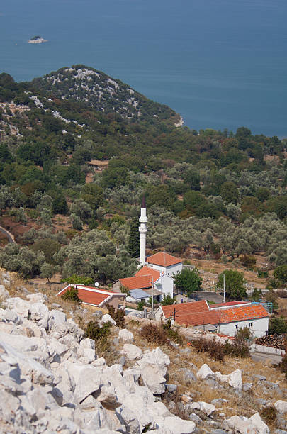 istock Mosque near Lake Skadar 178492338