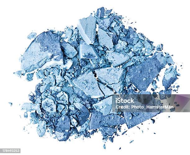 Broken Blue Eye Shadow Isolated On White Macro Stockfoto und mehr Bilder von Blau - Blau, Make-Up, Schmutzig