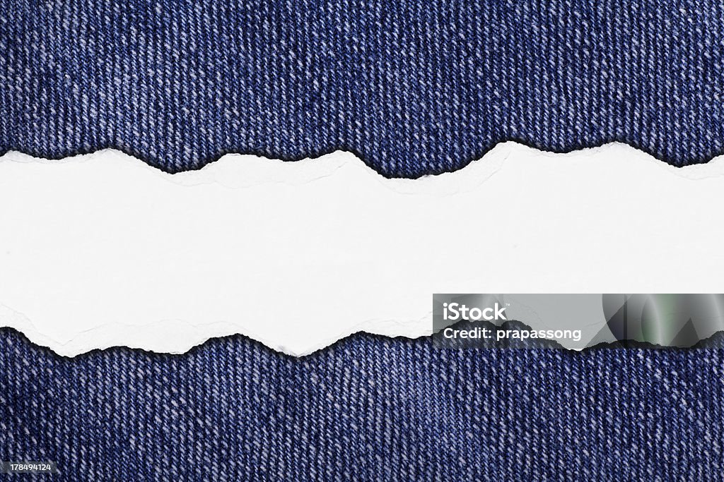 Papier déchiré en jean bleu Indigo - Photo de Déchiré libre de droits