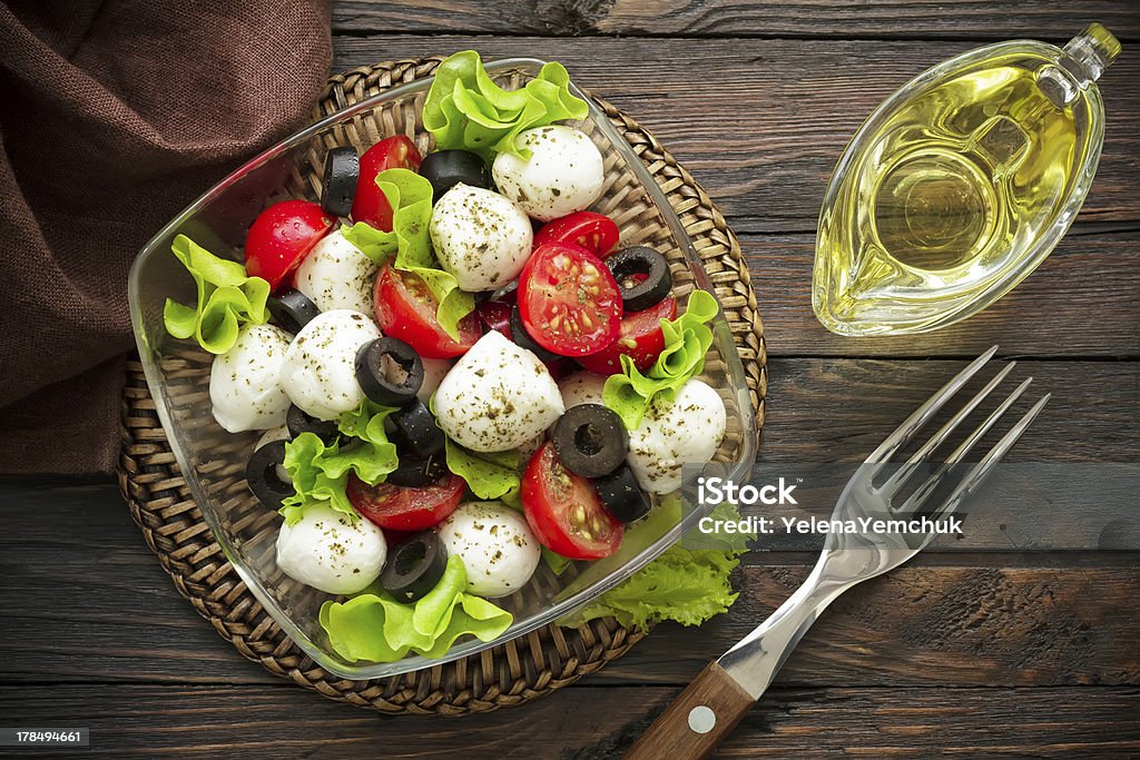 Salade de Capri - Photo de Mozzarella libre de droits