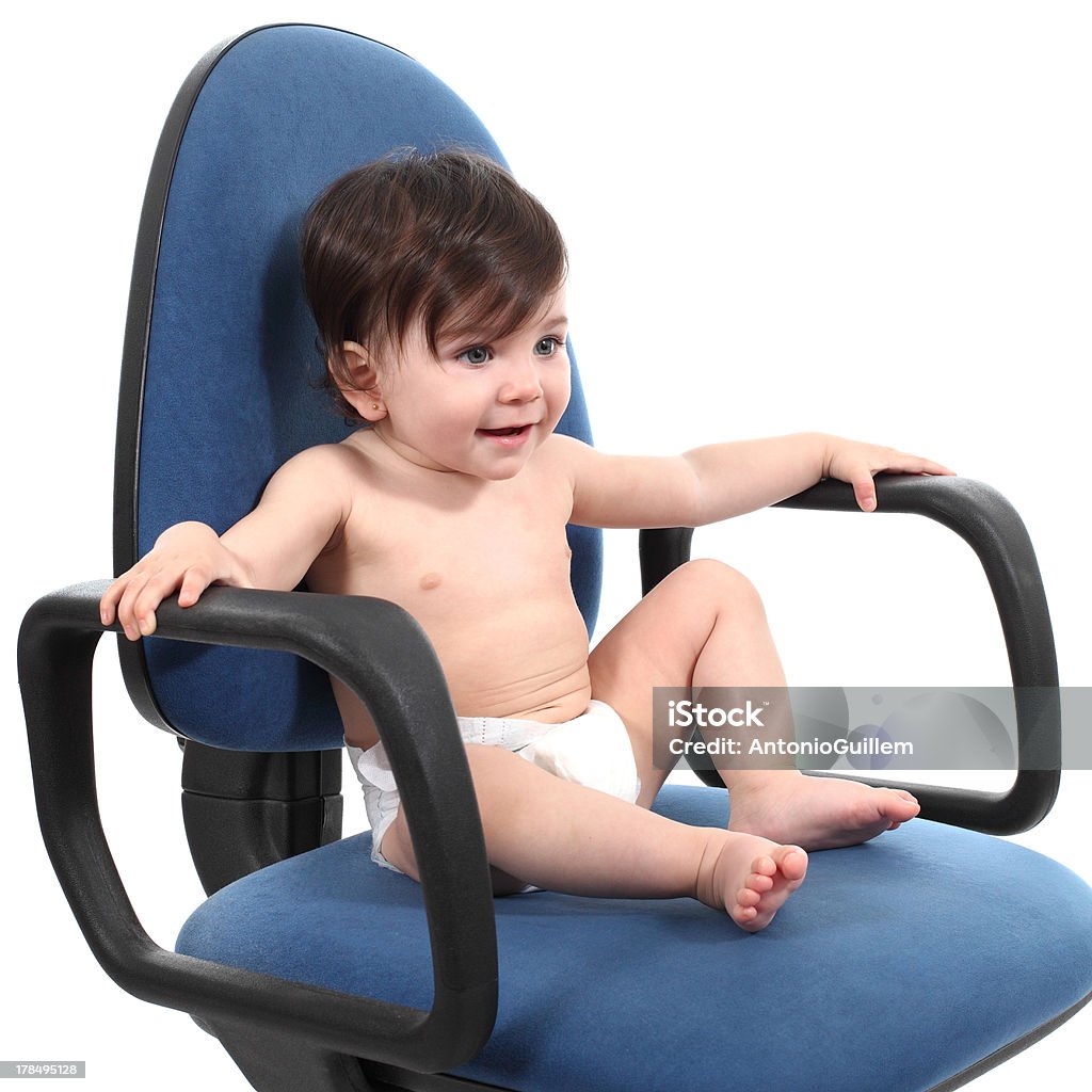 Bebê sentado em uma Cadeira de Escritório - Royalty-free Azul Foto de stock