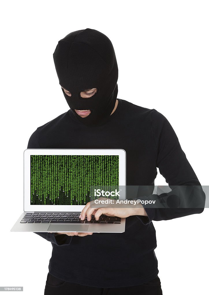 Hacker Roubar dados de um laptop - Royalty-free Acessibilidade Foto de stock