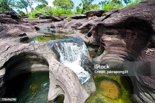 Foto de Water Fall Na Tailândia e mais fotos de stock de Cascata - Cascata, Corredeira - Rio, Céu - Vida Após a Morte