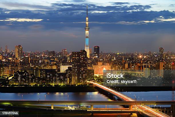 Photo libre de droit de La Ville Et La Tour De Tokyo Sky Tree Au Coucher Du Soleil banque d'images et plus d'images libres de droit de Rivière Sumida