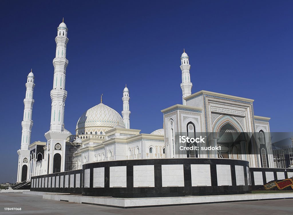Bela Mesquita de Astana - Foto de stock de Turismo Urbano royalty-free