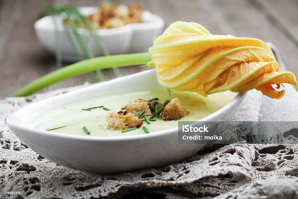 Zucchini-Suppe - Lizenzfrei Bildkomposition und Technik Stock-Foto