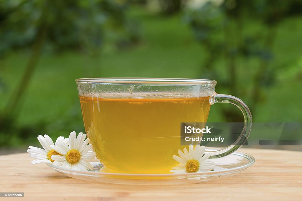 Xícara de chá com camomile - Foto de stock de Alimentação Saudável royalty-free