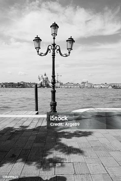 Лампа В Венеции — стоковые фотографии и другие картинки Архитектура - Архитектура, Без людей, Большой город