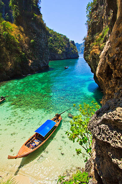 상단 베이 뷰 - phi phi islands 뉴스 사진 이미지