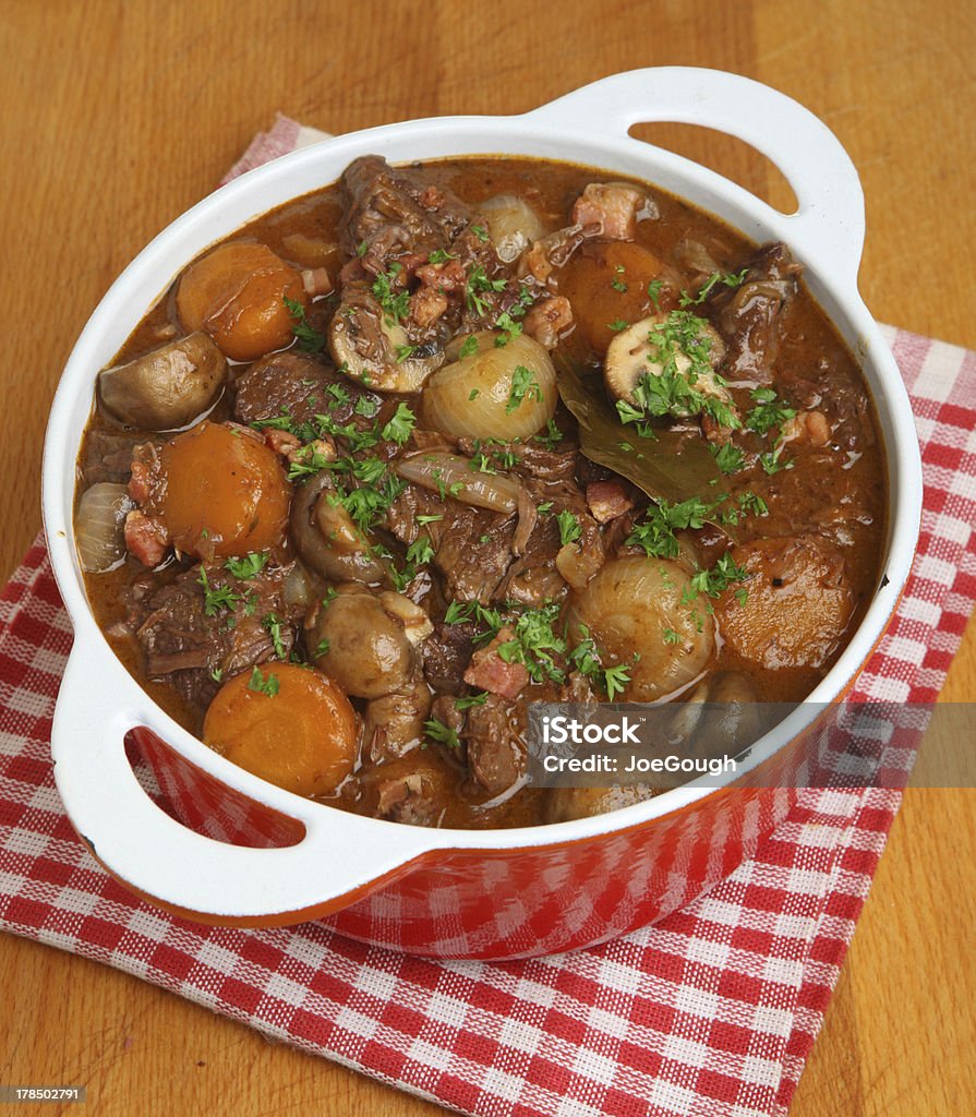 Thịt Bò Bourguignon Món Hầm Cổ Điển Của Pháp Hình ảnh Sẵn có - Tải ...