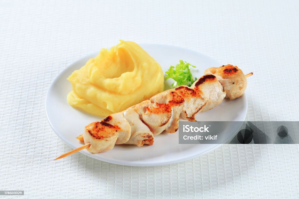 Espeto de frango e purê de batatas - Foto de stock de Almoço royalty-free