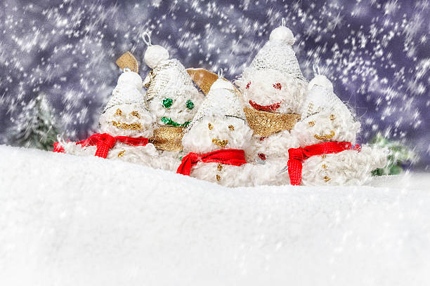 istock family is happy snowmen 178503309