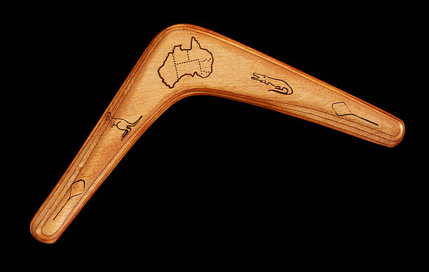 aboriginal boomerang aislado - aborigine australian culture boomerang isolated fotografías e imágenes de stock