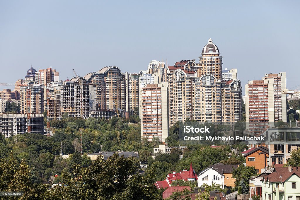 Novas casas de Kiev - Foto de stock de Apartamento royalty-free