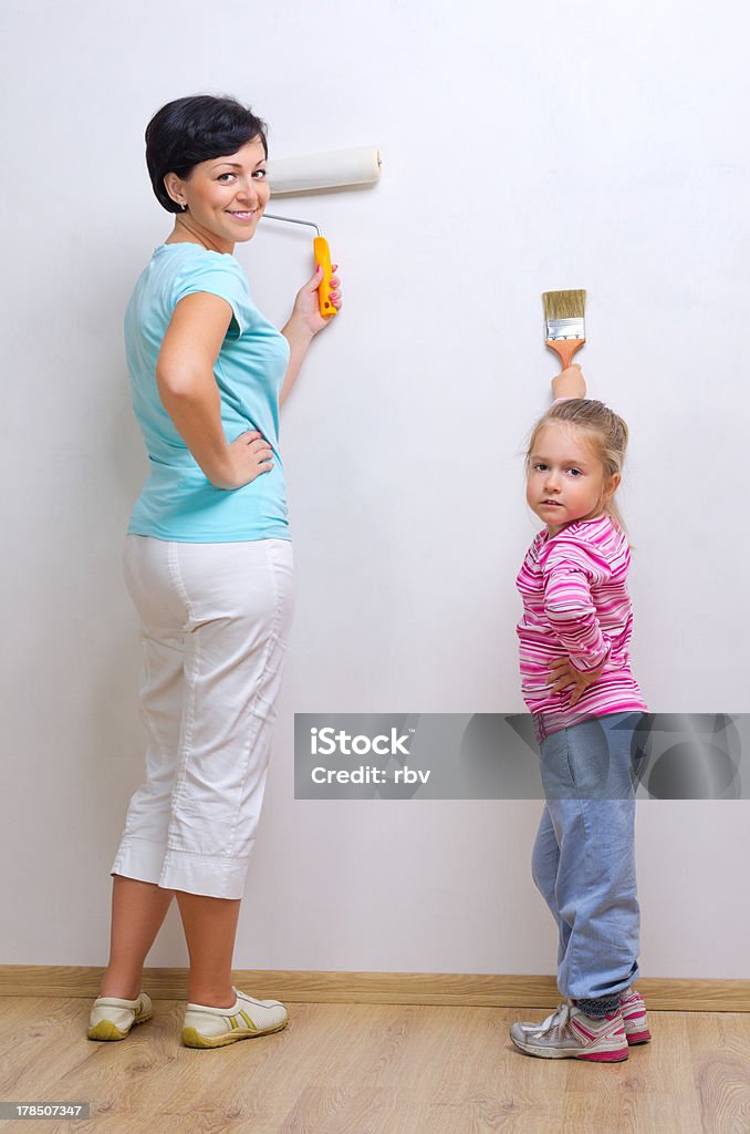 Jeune femme avec petite fille - Photo de Adulte libre de droits