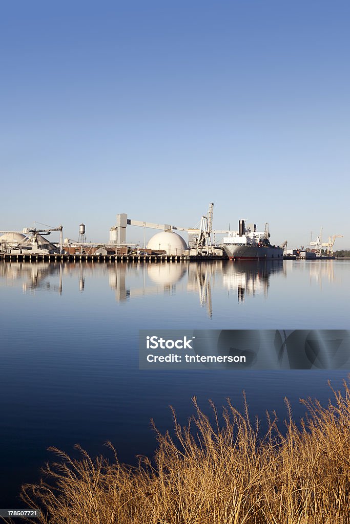 Reflejo de transporte marítimo puerto de - Foto de stock de Agua libre de derechos