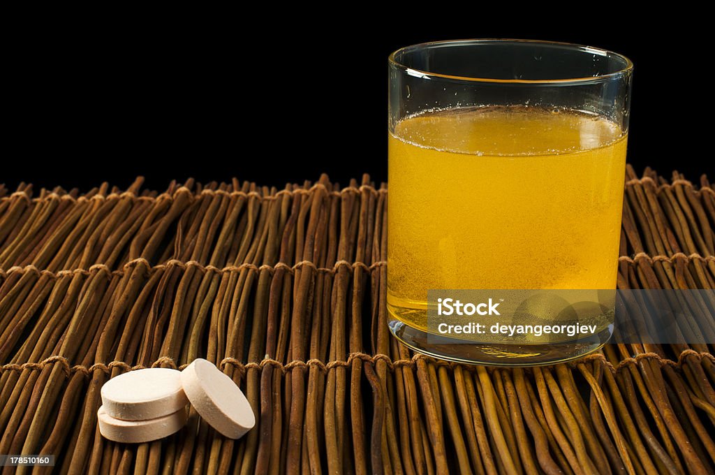 Pílulas vitaminas solúveis em água - Foto de stock de Analgésico royalty-free