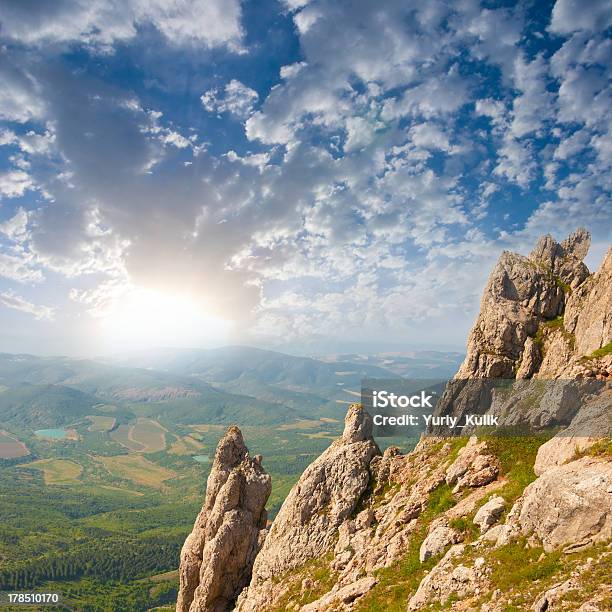 Alba In Montagne - Fotografie stock e altre immagini di Alba - Crepuscolo - Alba - Crepuscolo, Ambientazione esterna, Bellezza naturale